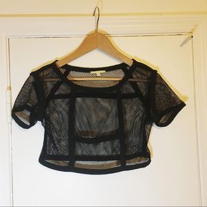 💀 Gianni Bini Netted Crop Top